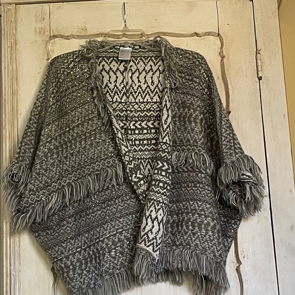 Anthropologie Gray and Cream Patterned Poncho